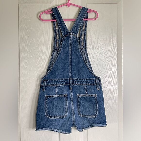 🌟B1G1 free Overalls Old Navy denim shorts size M - Picture 2 of 6